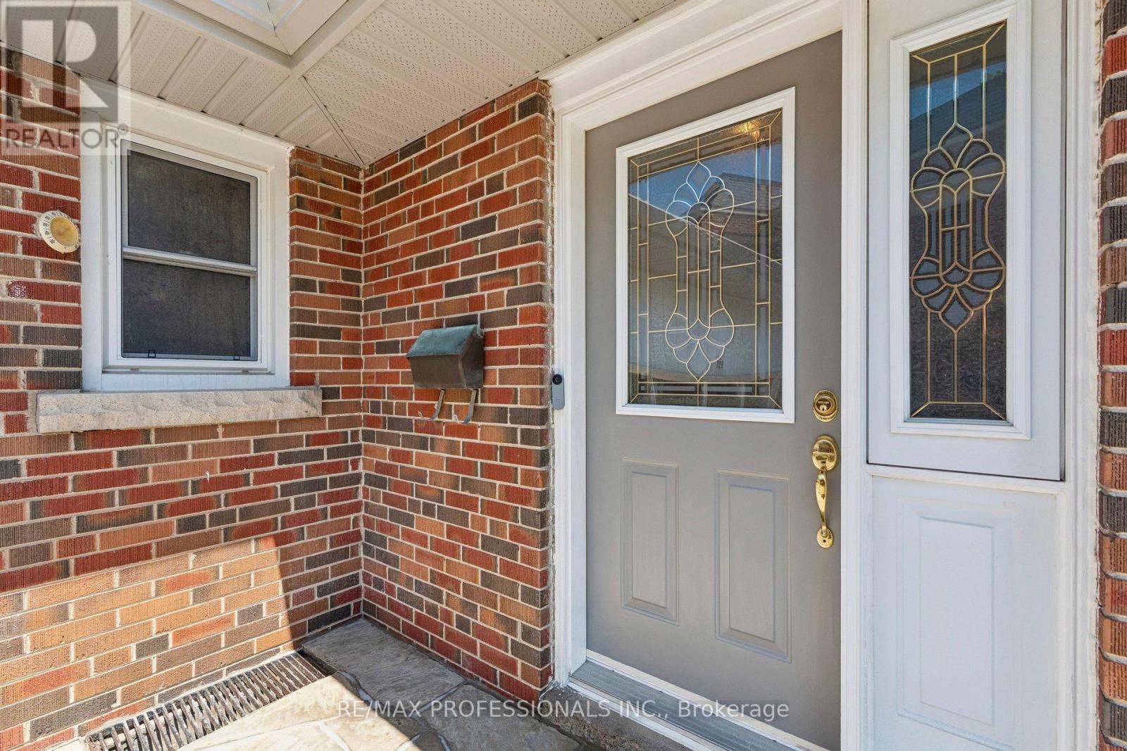 151 PERRY CRESCENT - 5