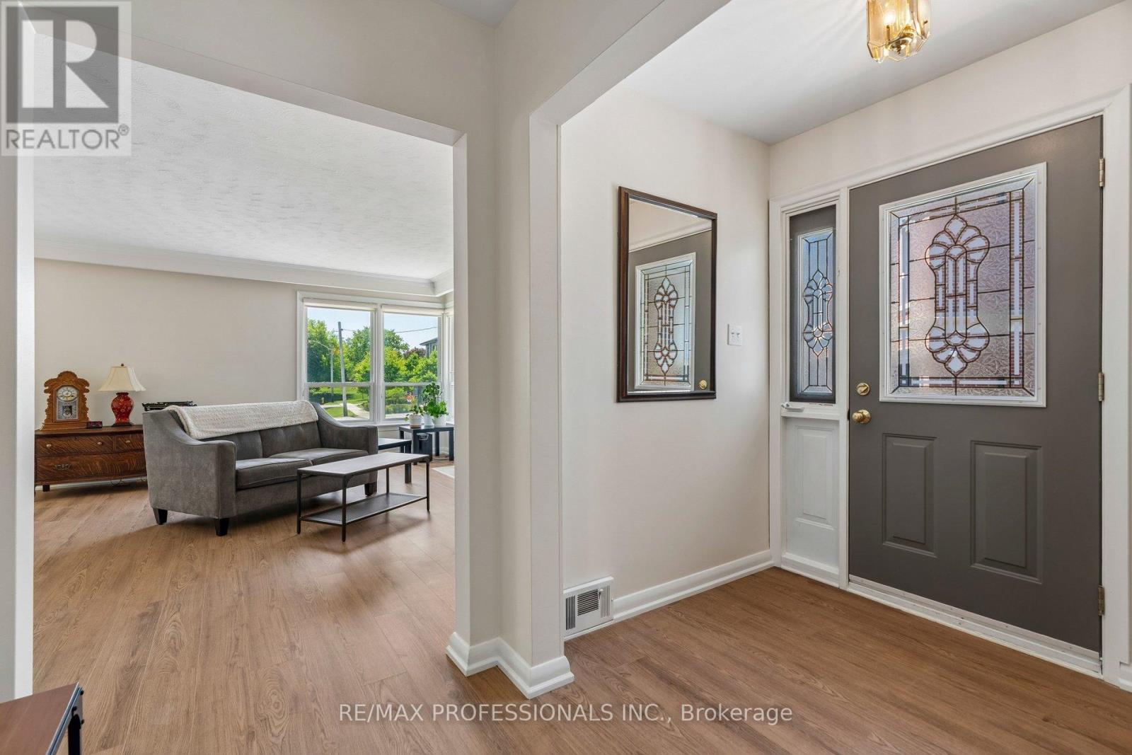 151 PERRY CRESCENT - 8