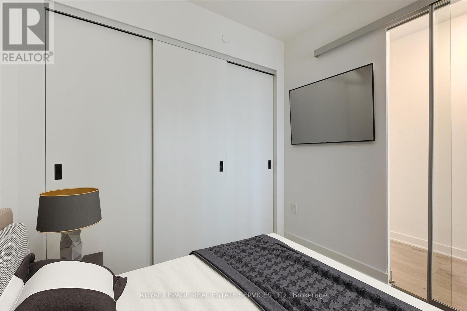 ##523 36 ZORRA STREET - 11