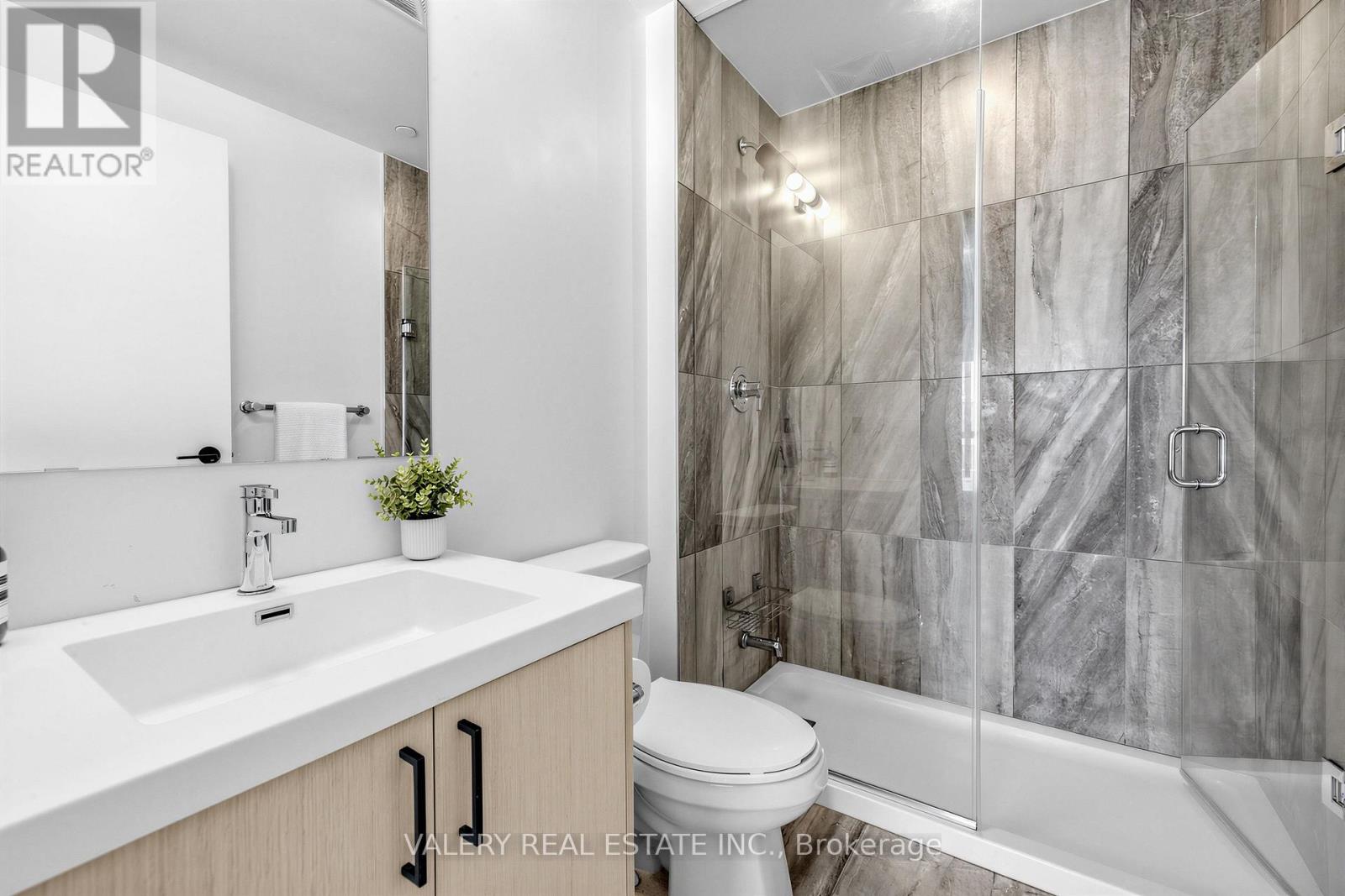 #411 60 GEORGE BUTCHART DRIVE - 11