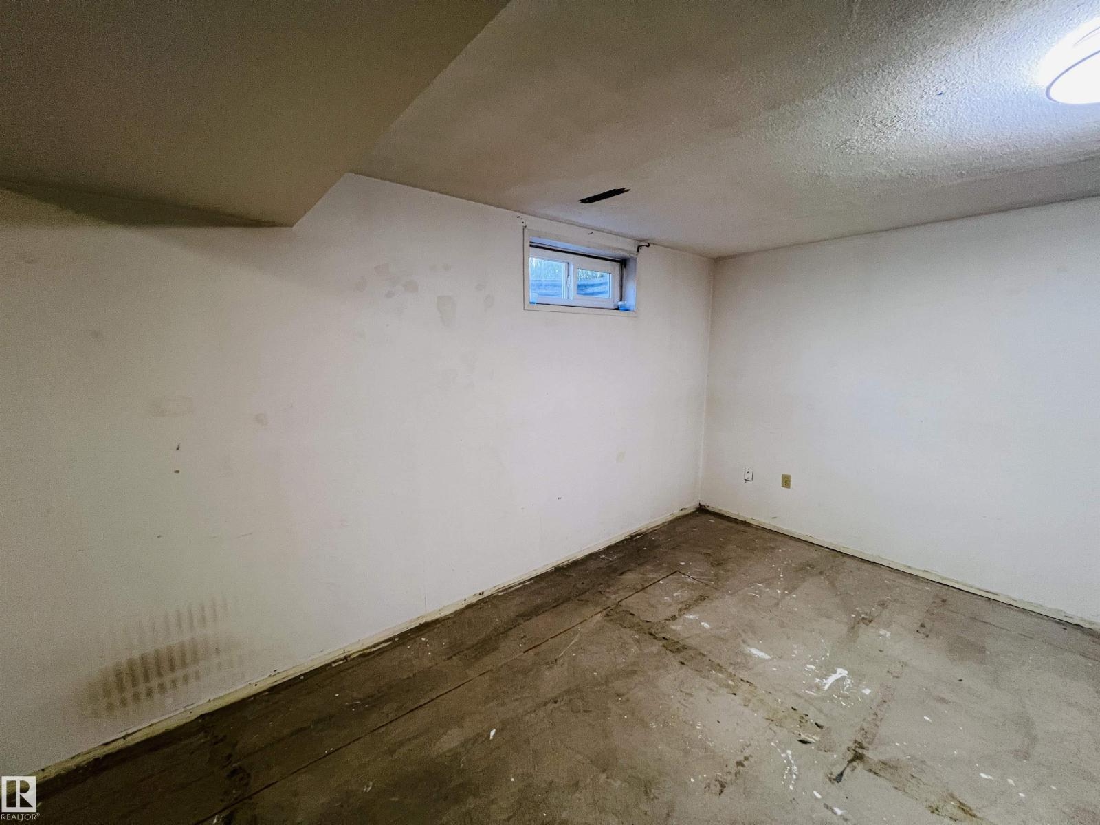 2544 79 ST NW — photo 41