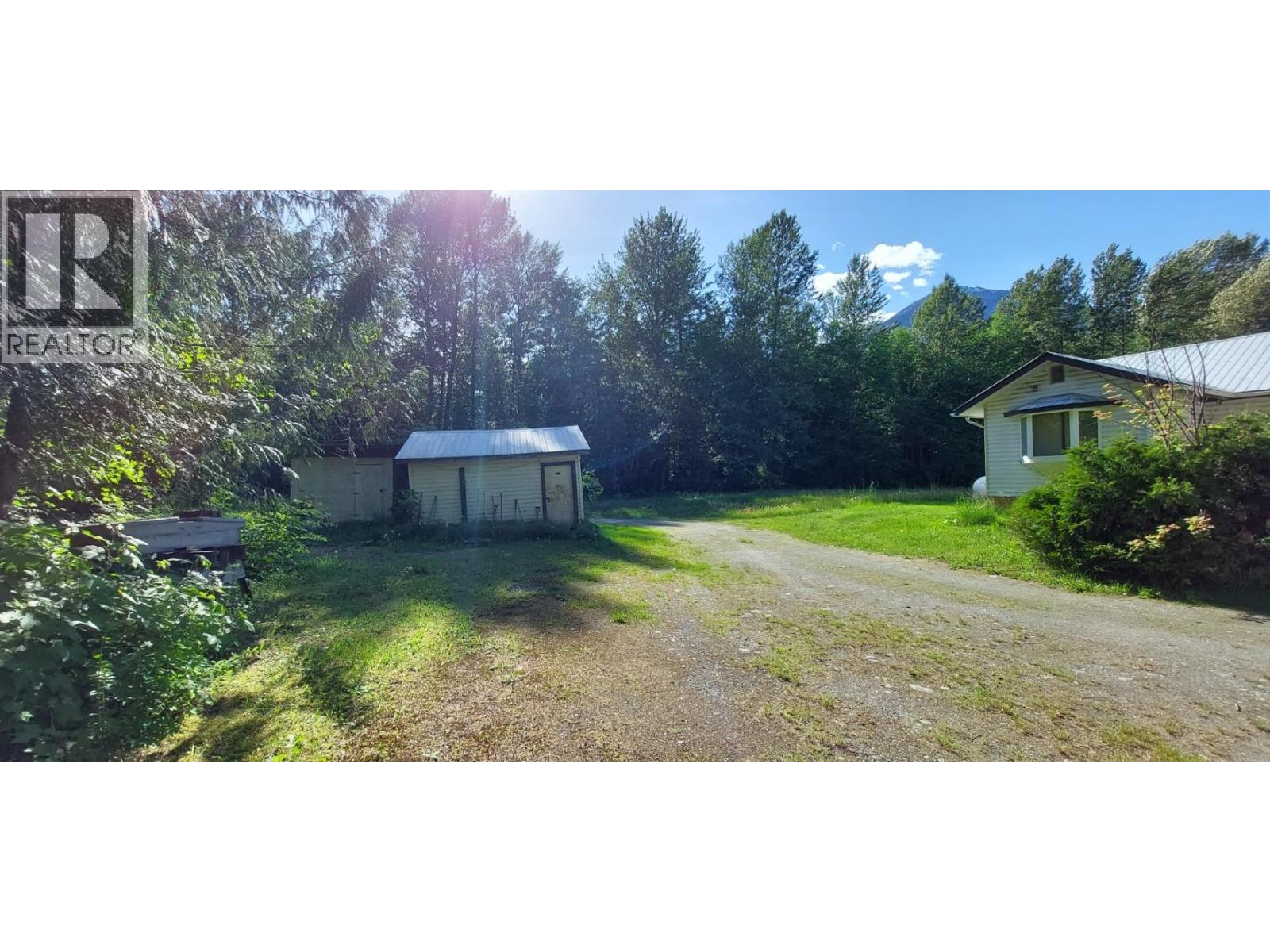 2250 MACKENZIE 20 HIGHWAY - 6