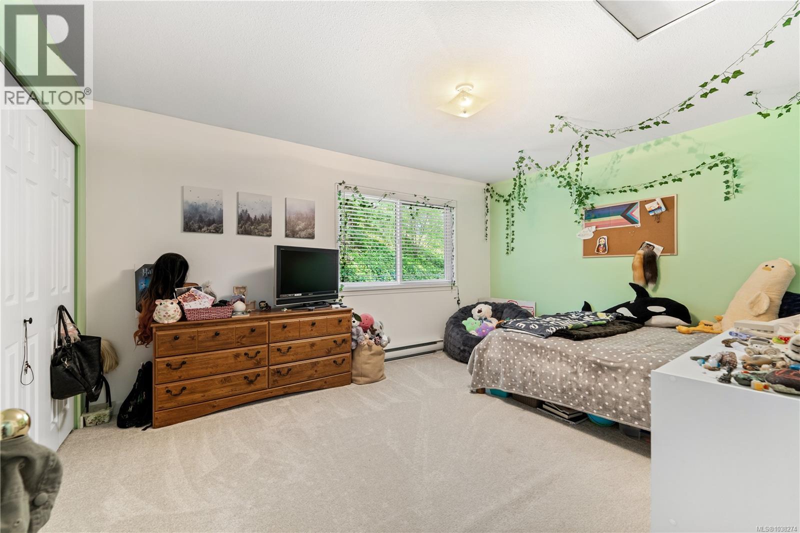#3 1663 Dufferin Cres - 22