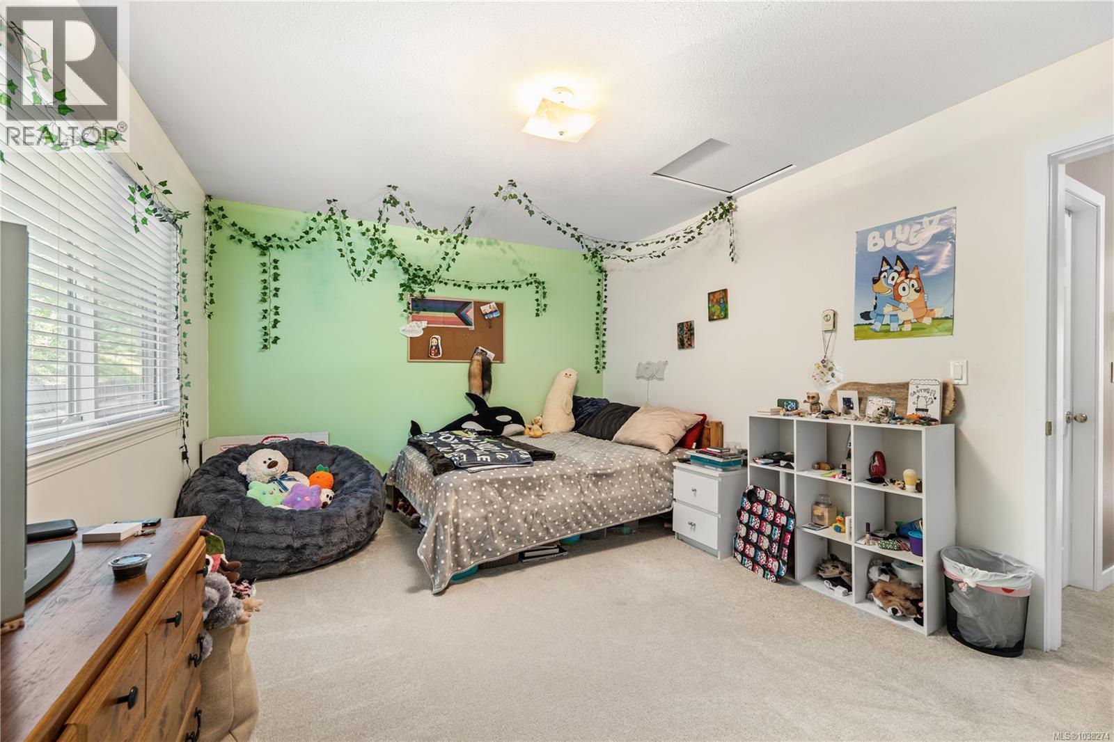 #3 1663 Dufferin Cres - 23
