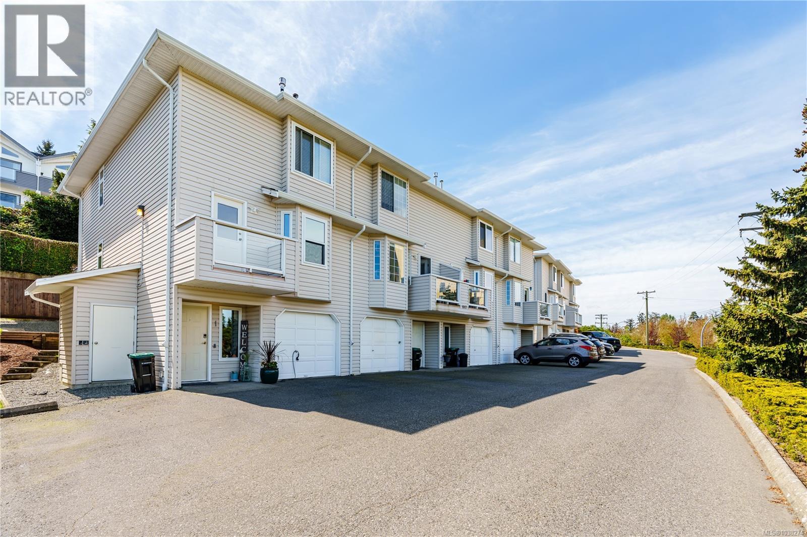 #3 1663 Dufferin Cres - 2