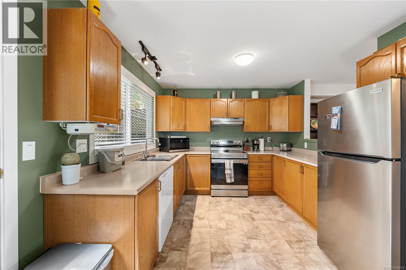 #3 1663 Dufferin Cres - 7