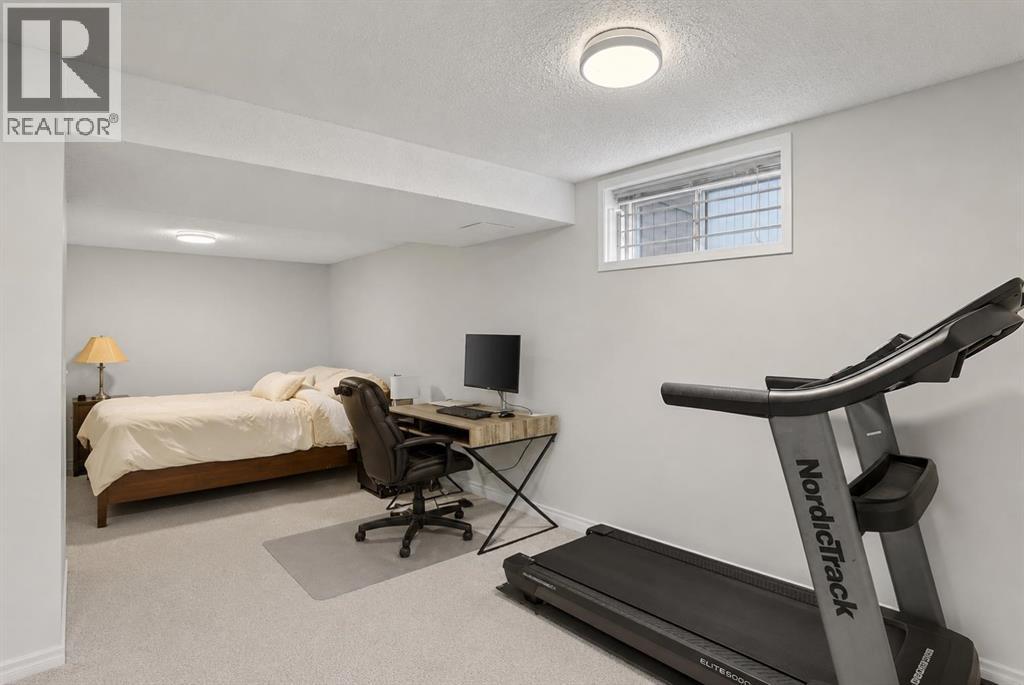 240 Canniff Place SW - 31