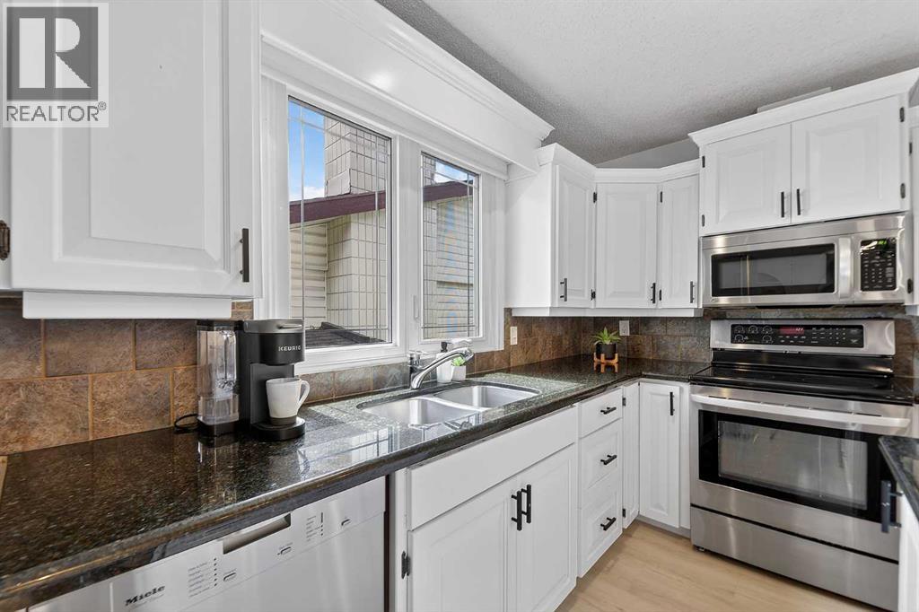 240 Canniff Place SW - 17