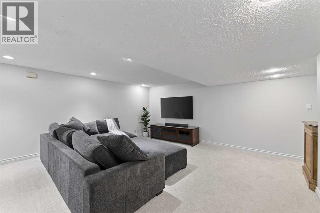 240 Canniff Place SW - 34