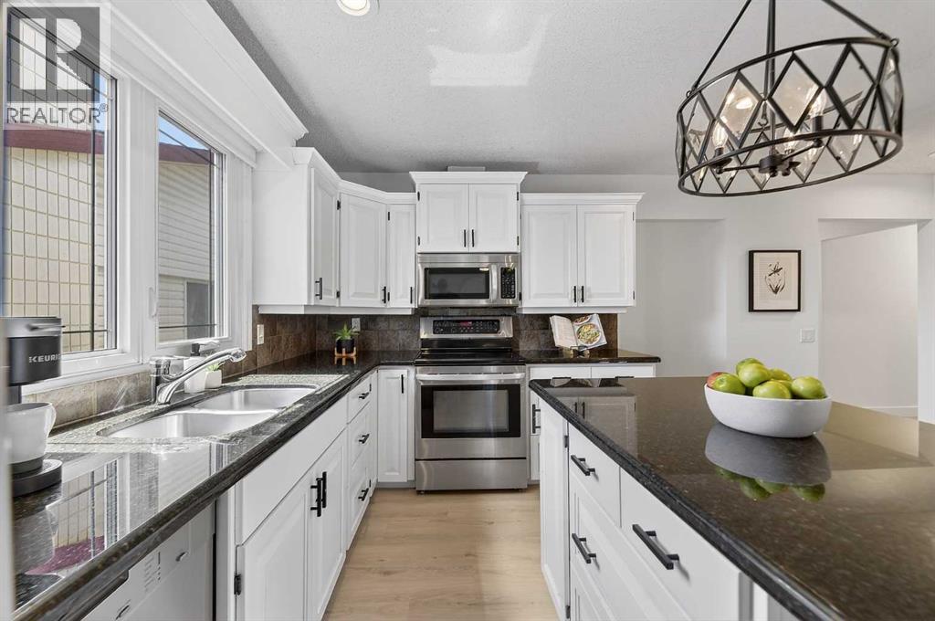 240 Canniff Place SW - 16