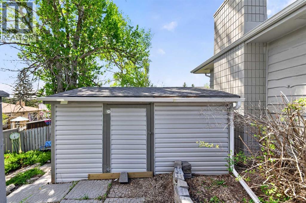 240 Canniff Place SW - 43