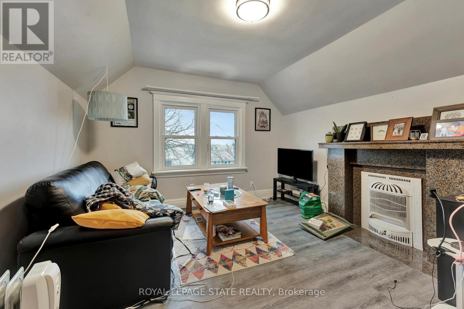 70 BELVIEW AVENUE - 36
