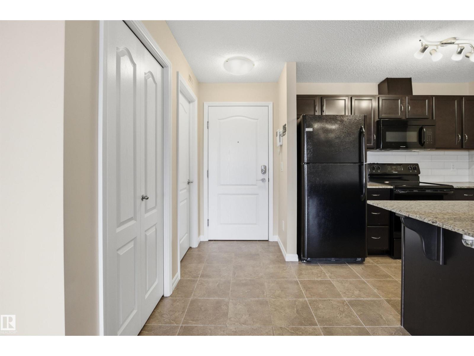 #318 273 CHARLOTTE WY - 3