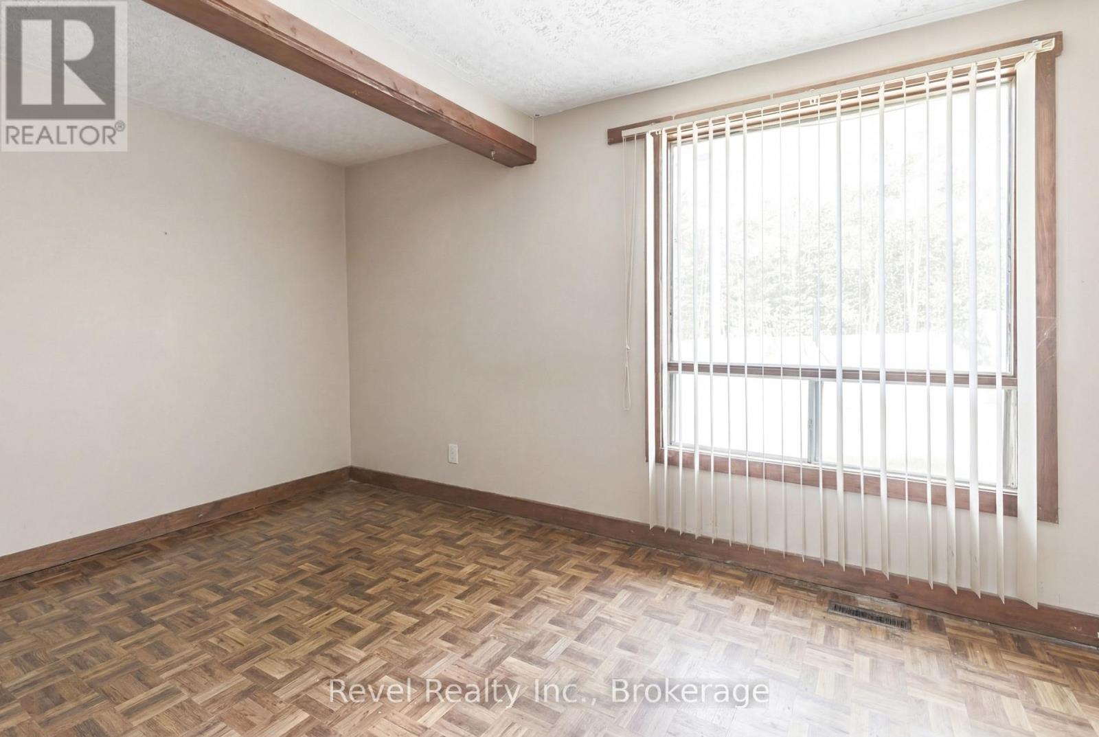 4900 MONCK ROAD - 15