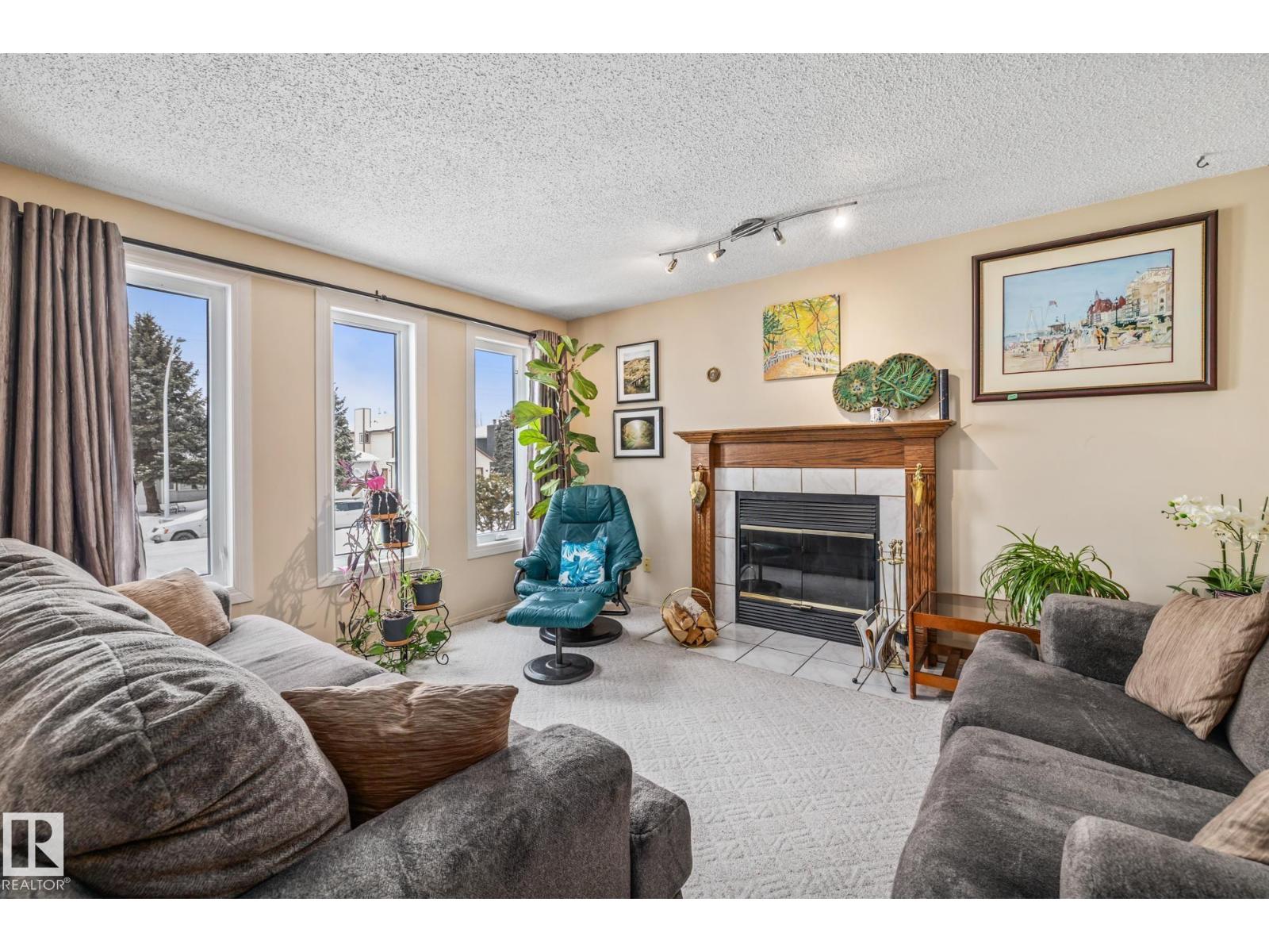 9719 190 ST NW - 10