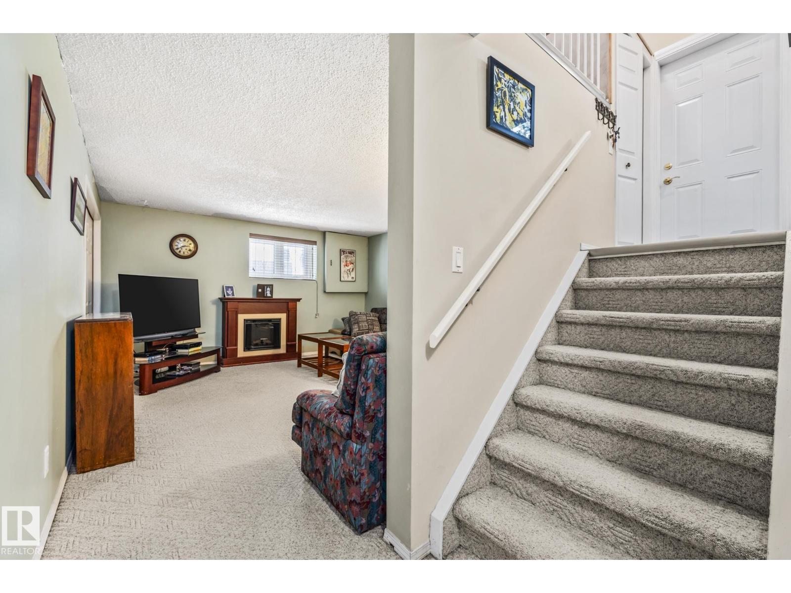 9719 190 ST NW - 28