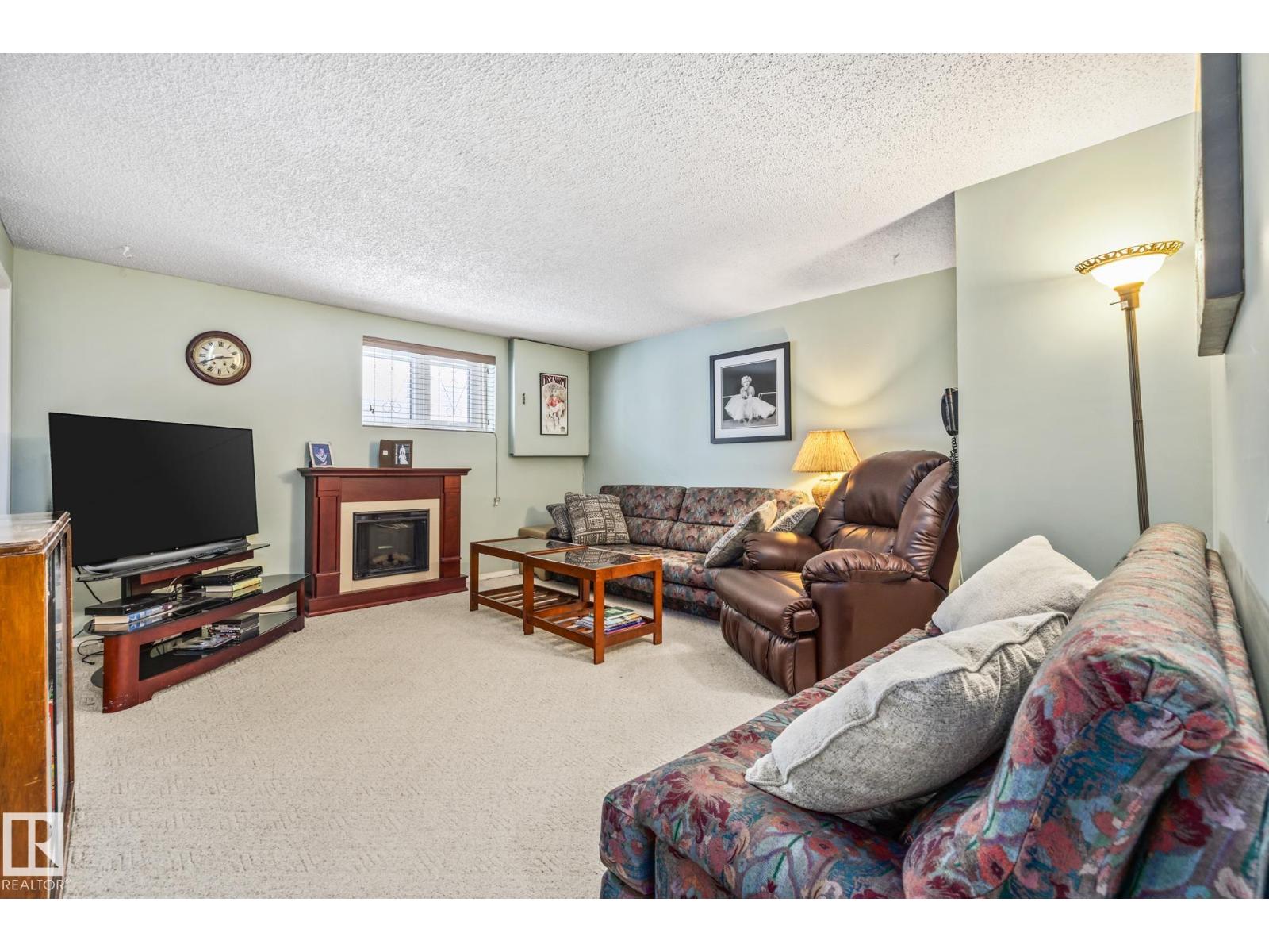 9719 190 ST NW - 29