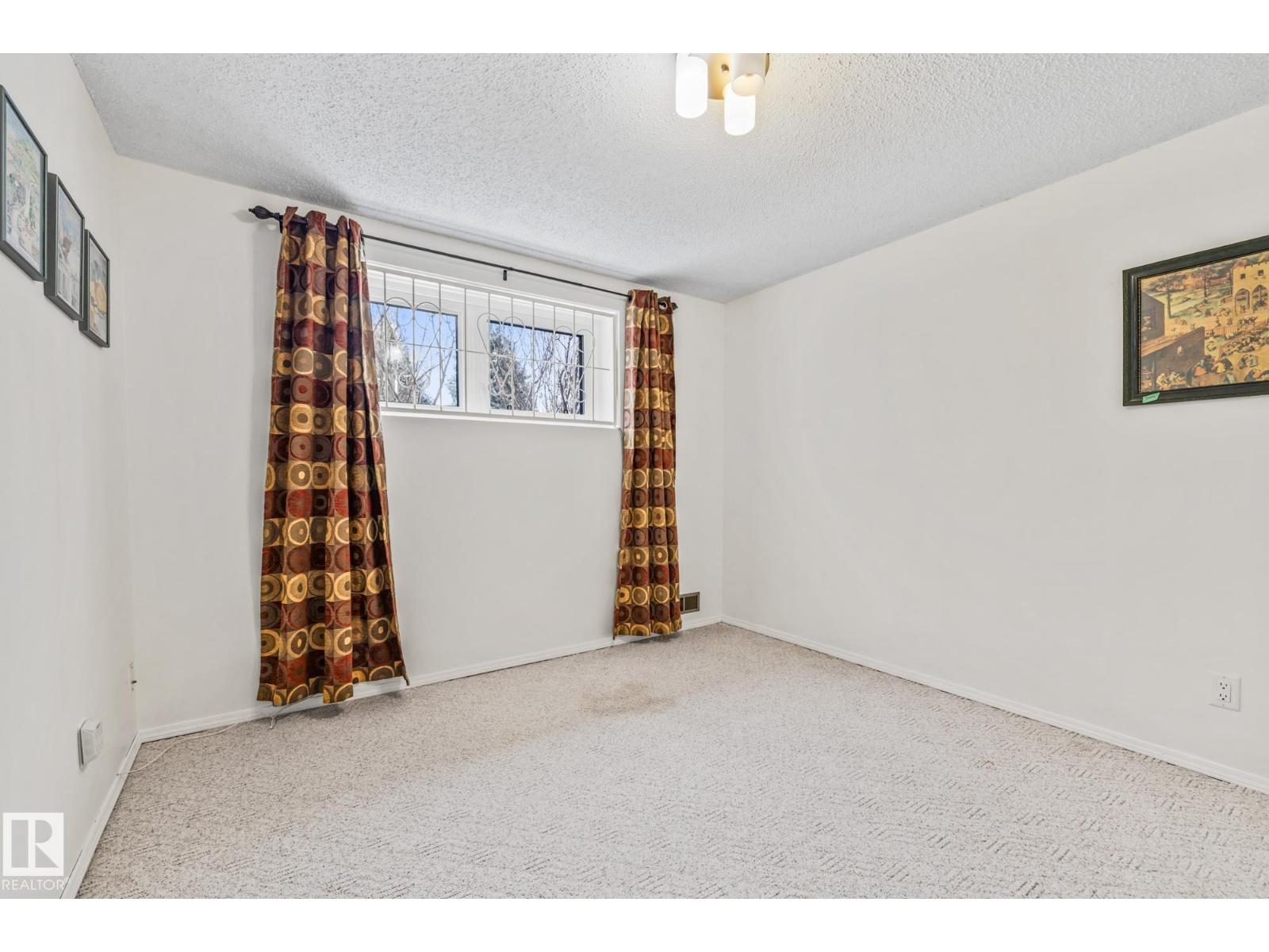 9719 190 ST NW - 37