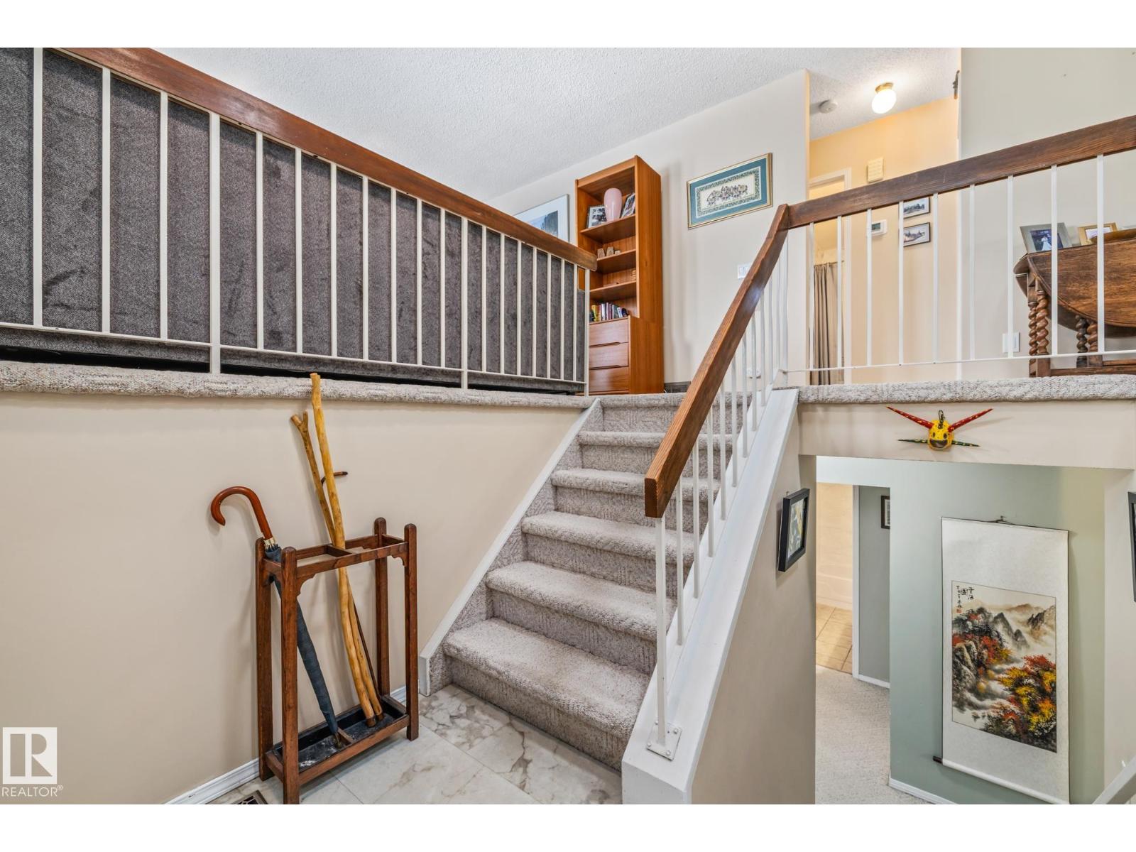 9719 190 ST NW - 4