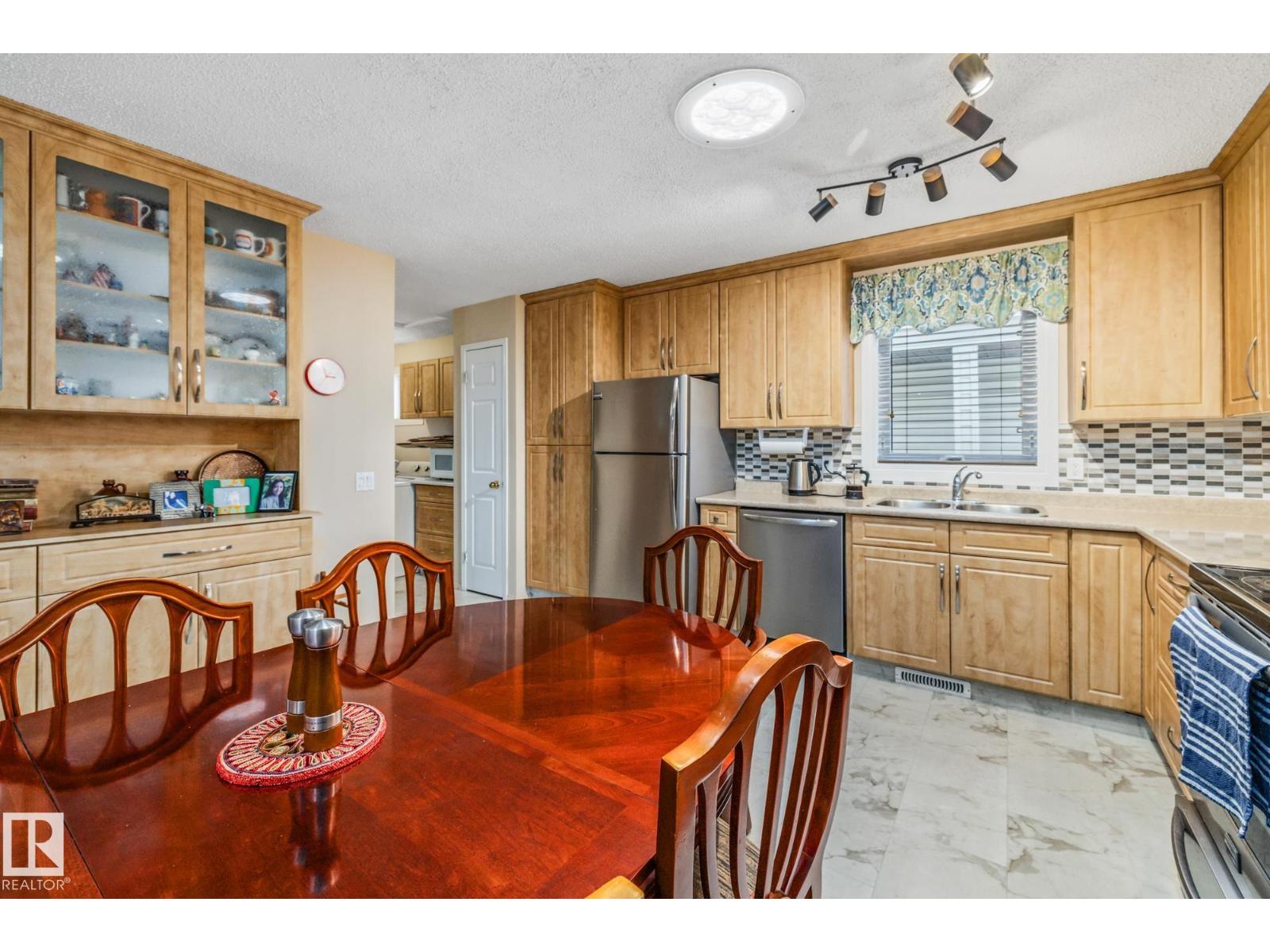 9719 190 ST NW - 8