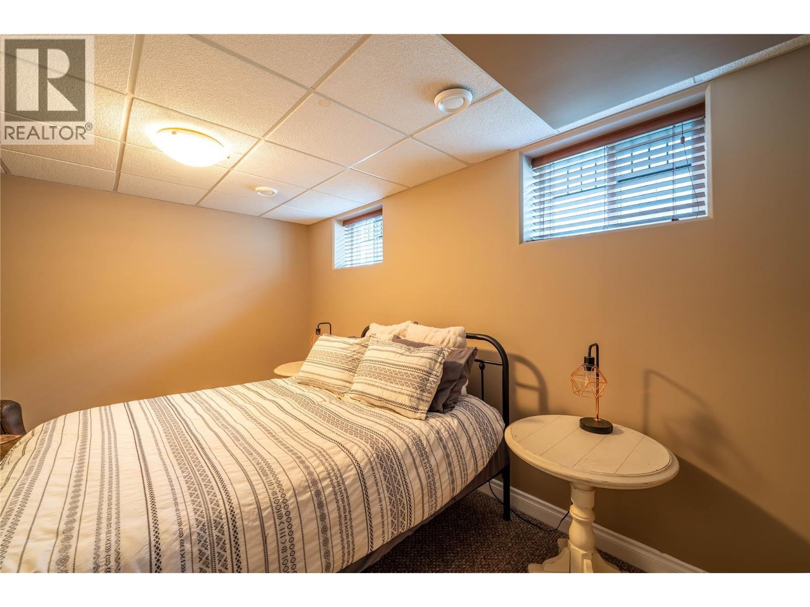 1841 85 Avenue - 35