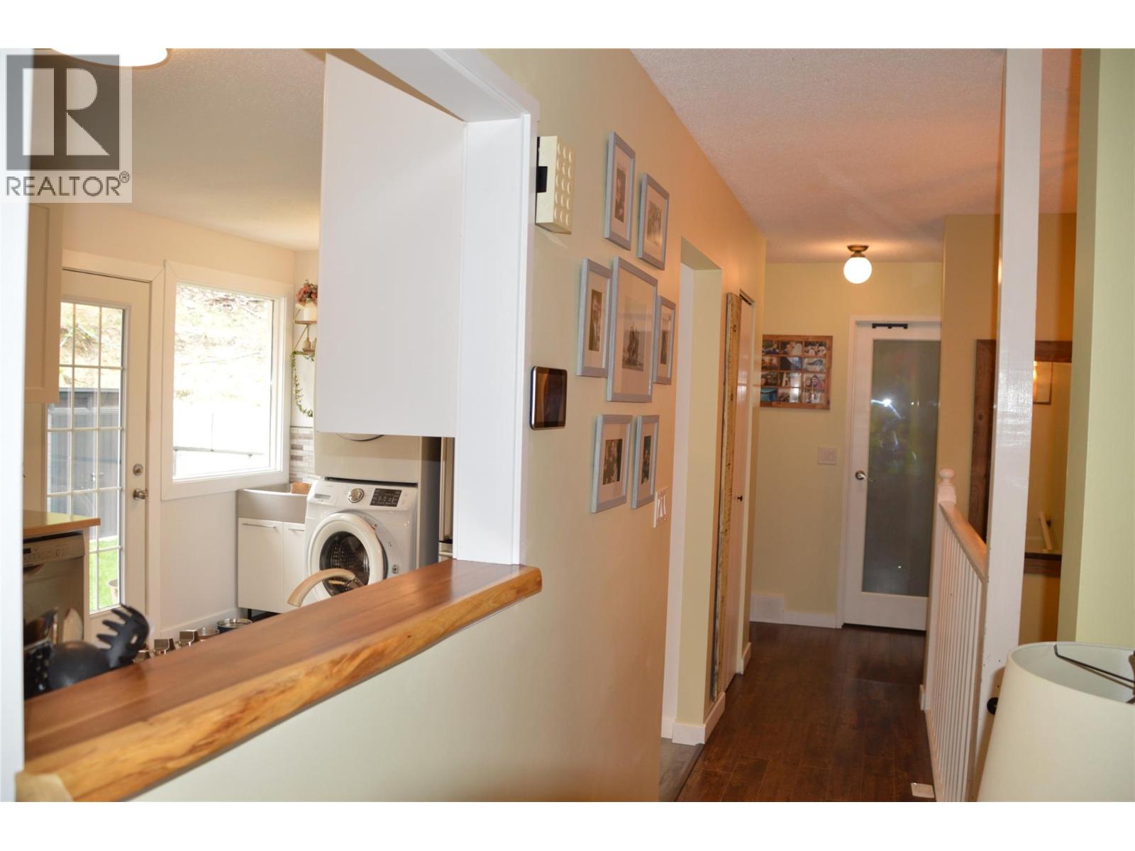 1975 Wentworth Place - 24