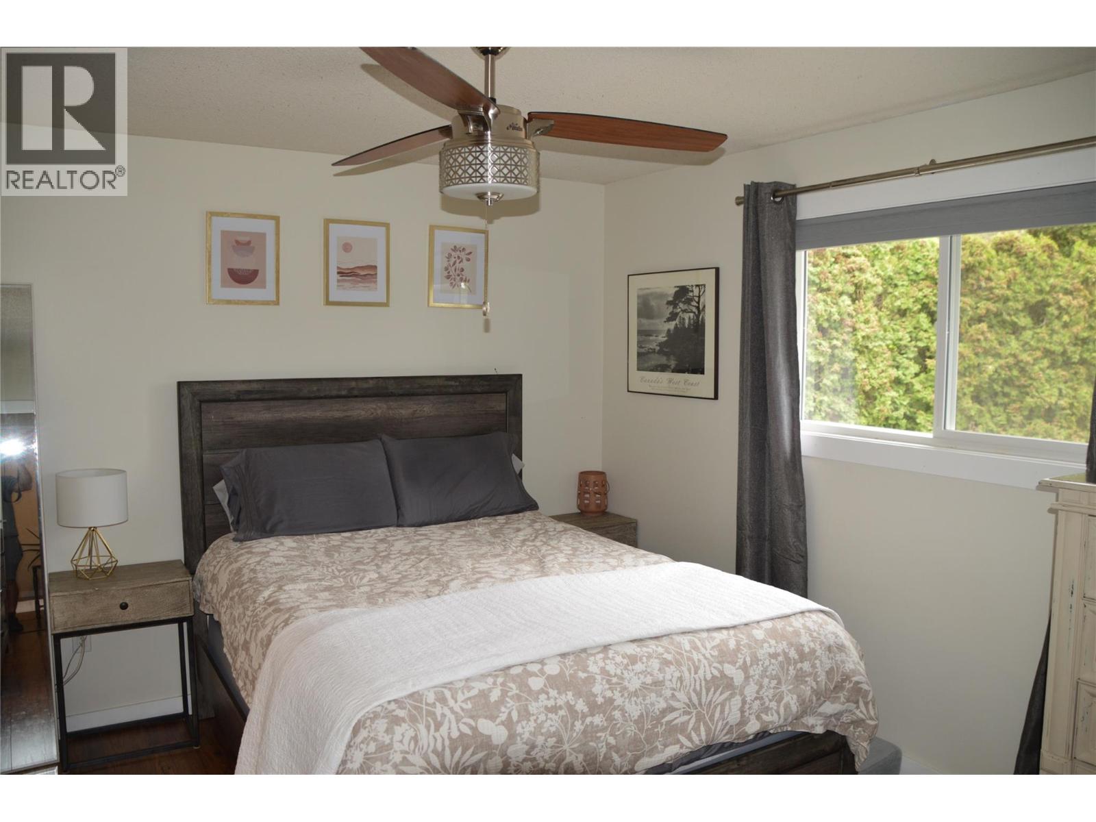 1975 Wentworth Place - 32