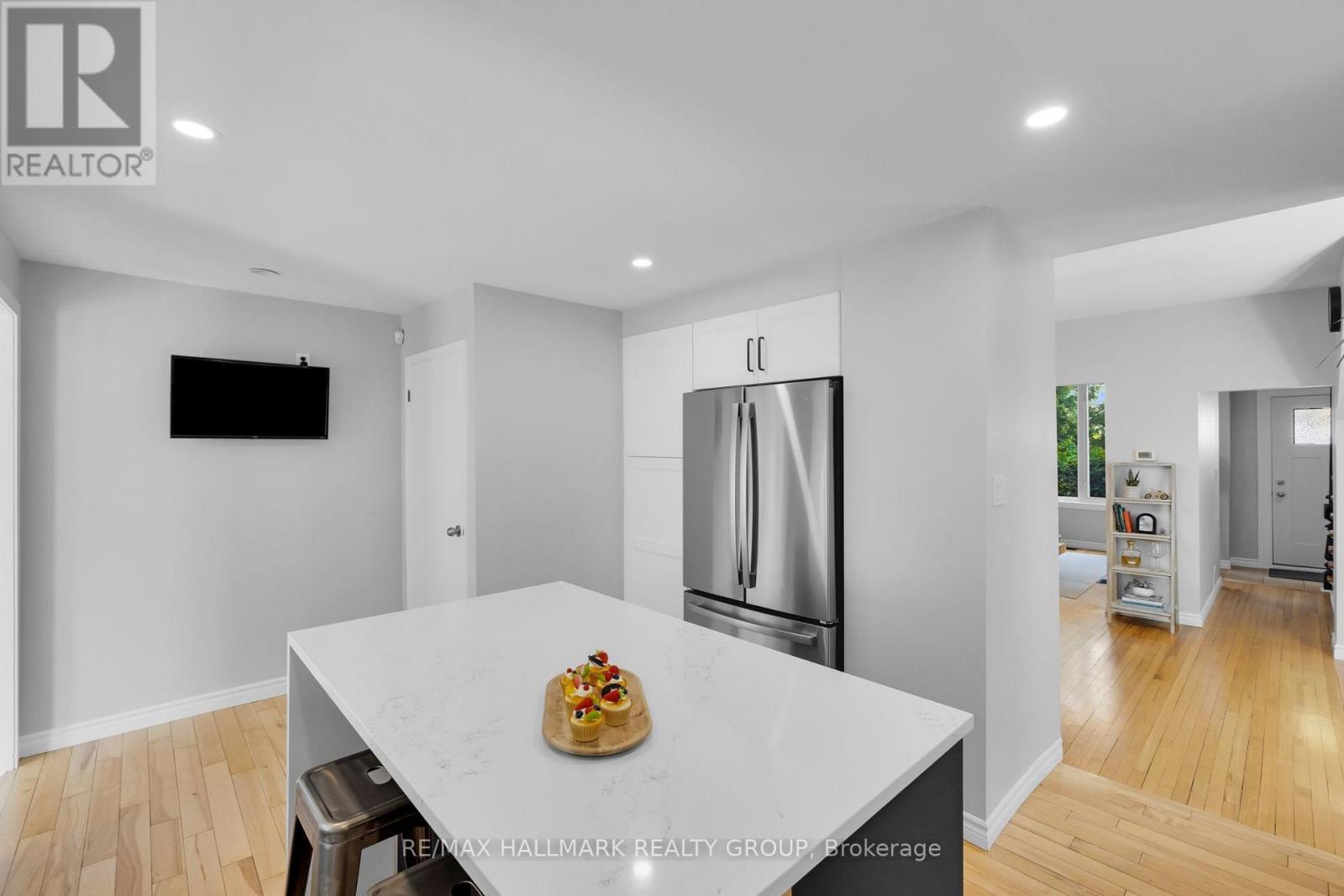 218 CARRUTHERS AVENUE - 15
