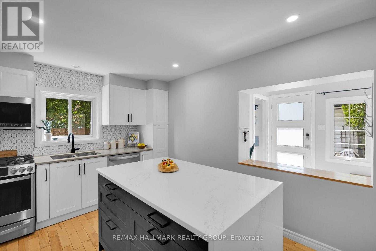 218 CARRUTHERS AVENUE - 18