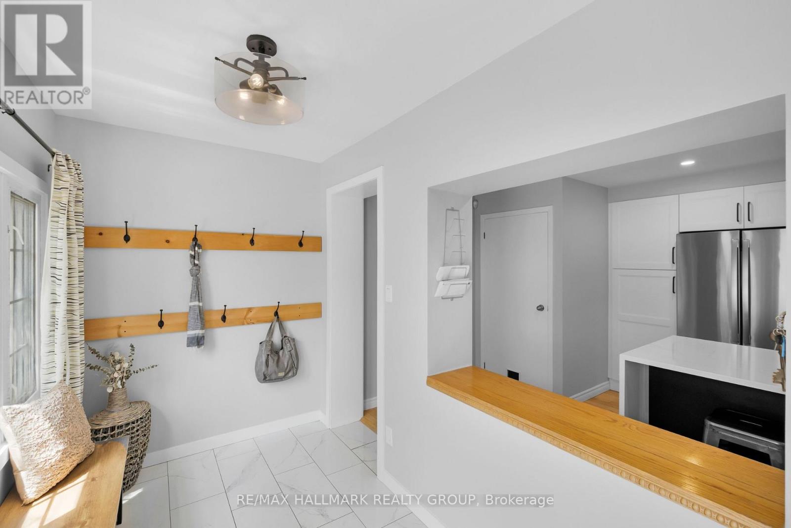 218 CARRUTHERS AVENUE - 21