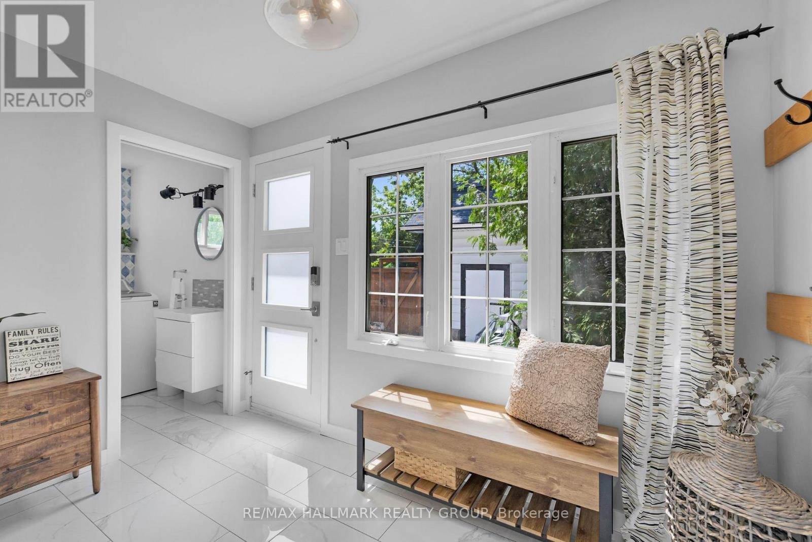 218 CARRUTHERS AVENUE - 22