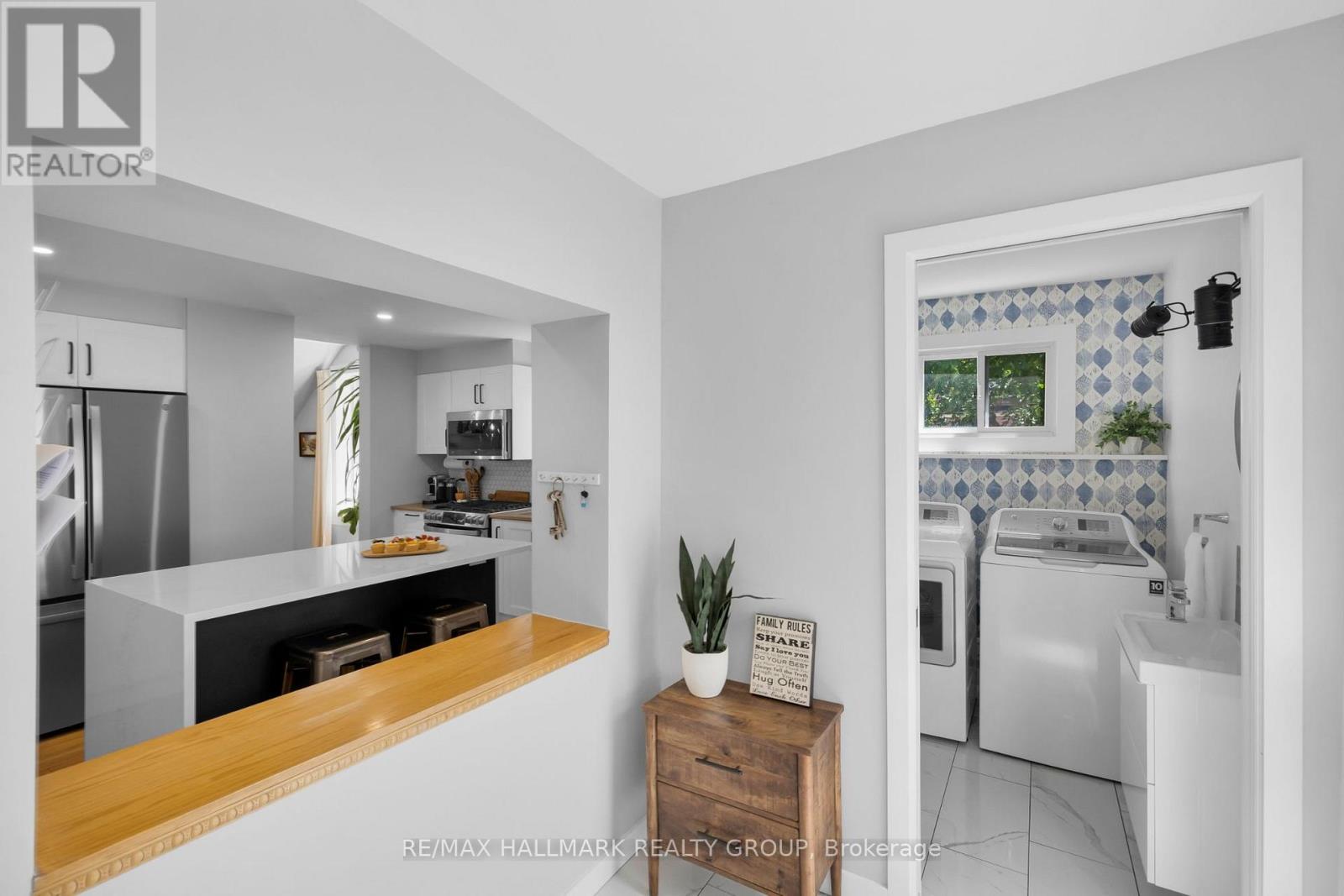218 CARRUTHERS AVENUE - 23