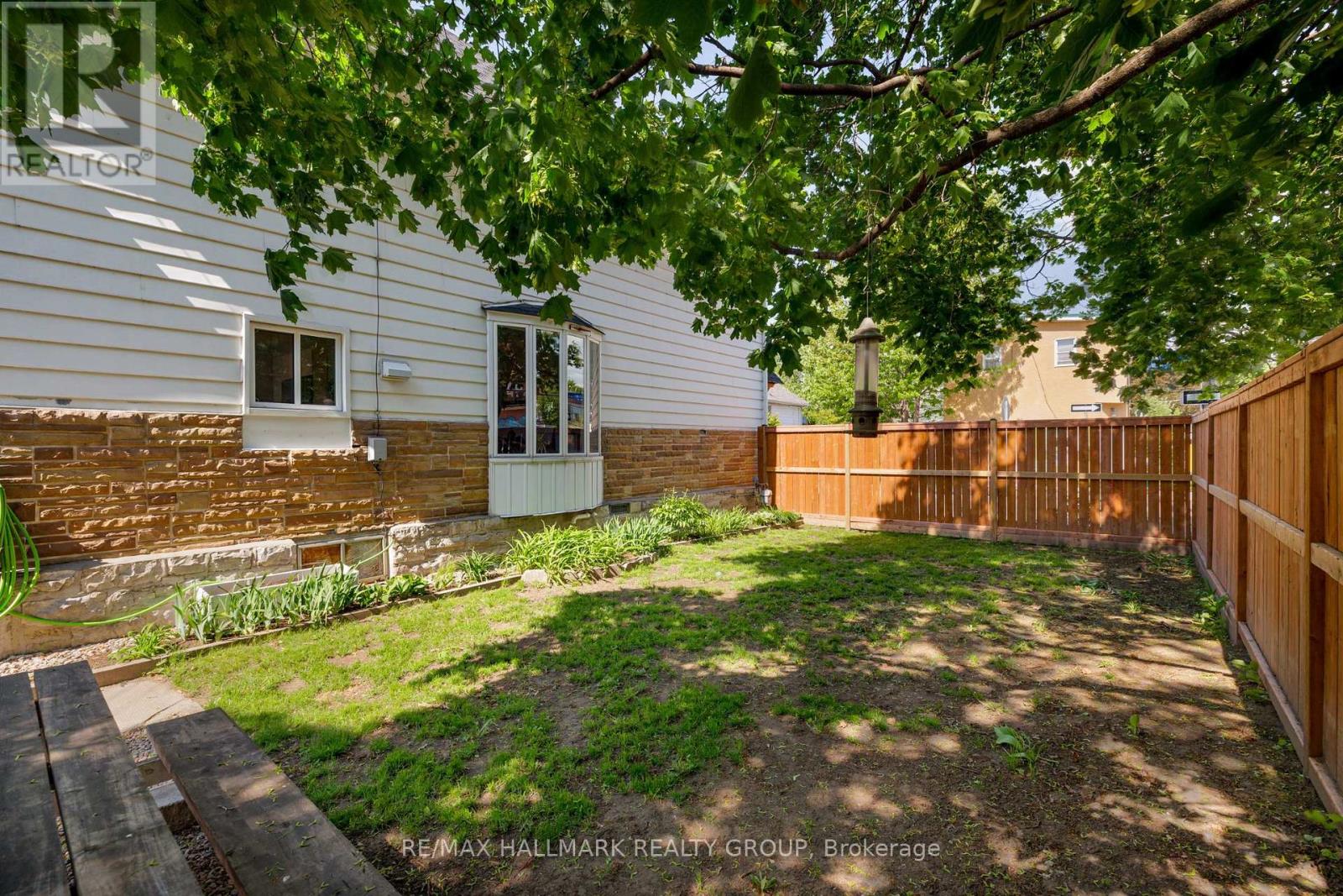 218 CARRUTHERS AVENUE - 39
