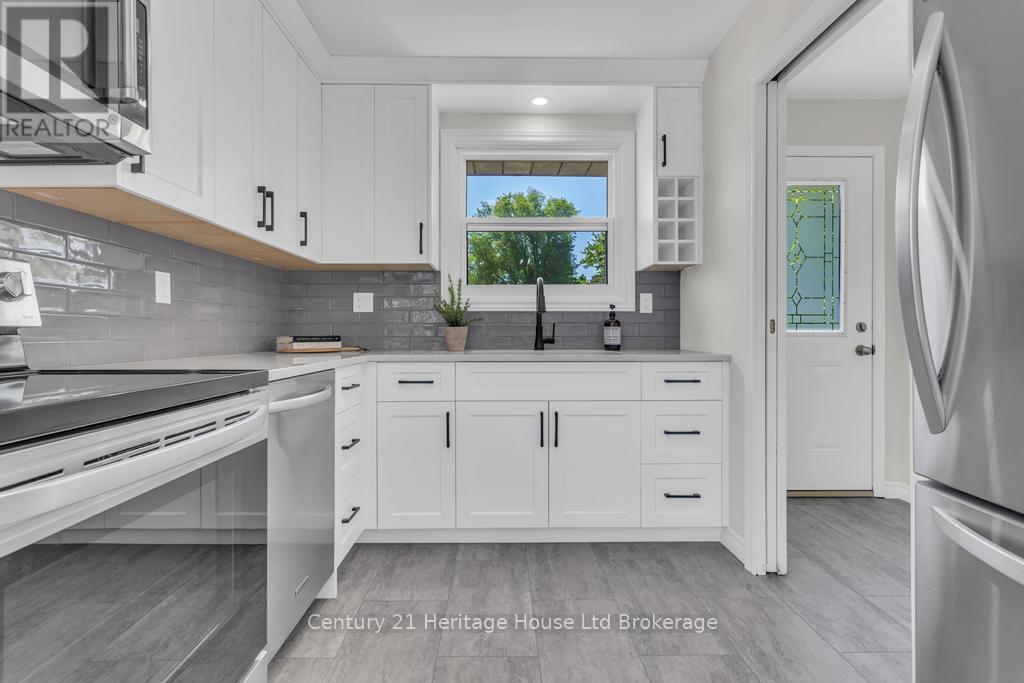55 DENRICH AVENUE - 13