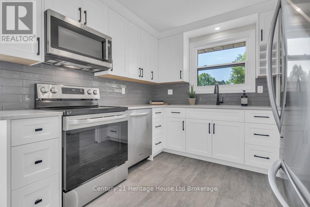 55 DENRICH AVENUE - 14