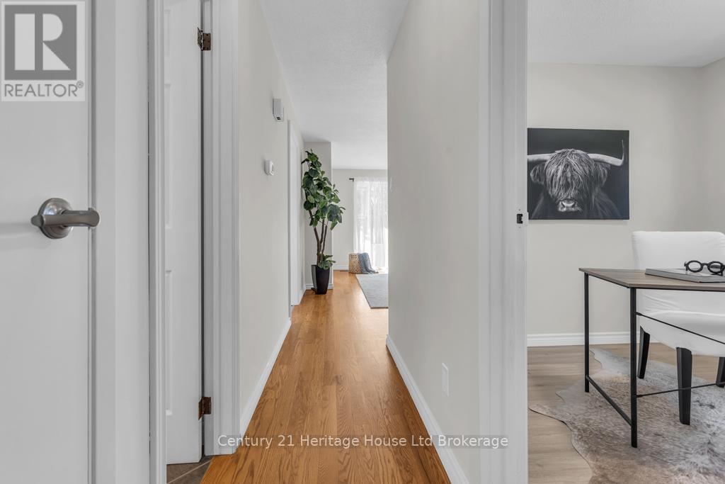 55 DENRICH AVENUE - 16