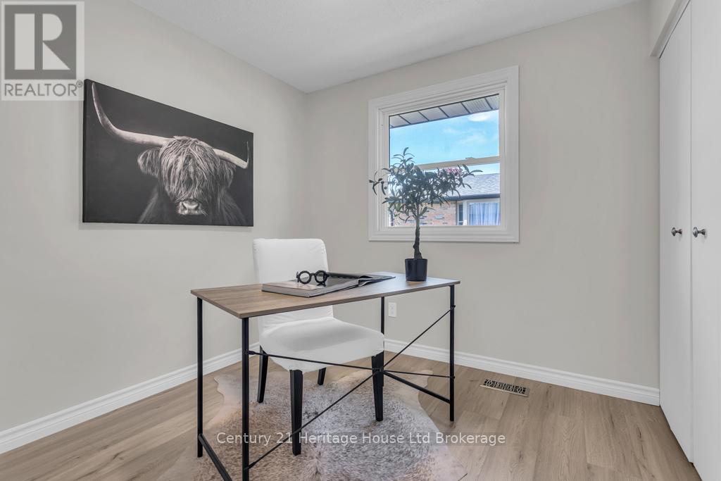 55 DENRICH AVENUE - 17