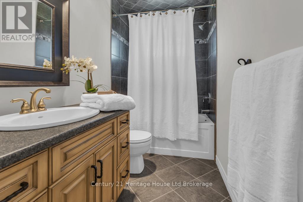 55 DENRICH AVENUE - 20
