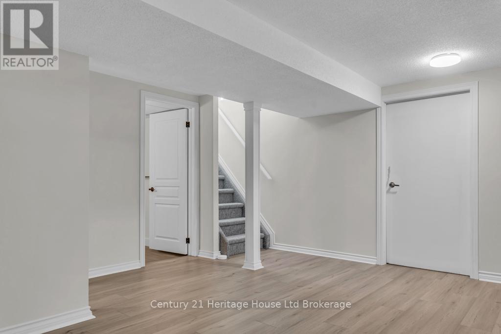 55 DENRICH AVENUE - 21