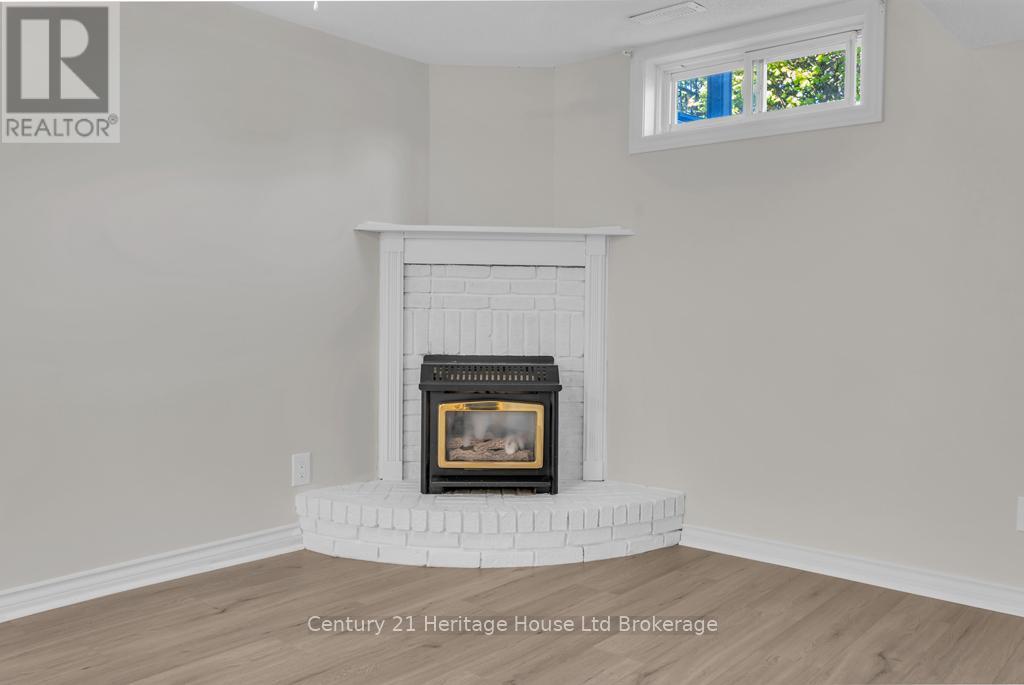 55 DENRICH AVENUE - 23