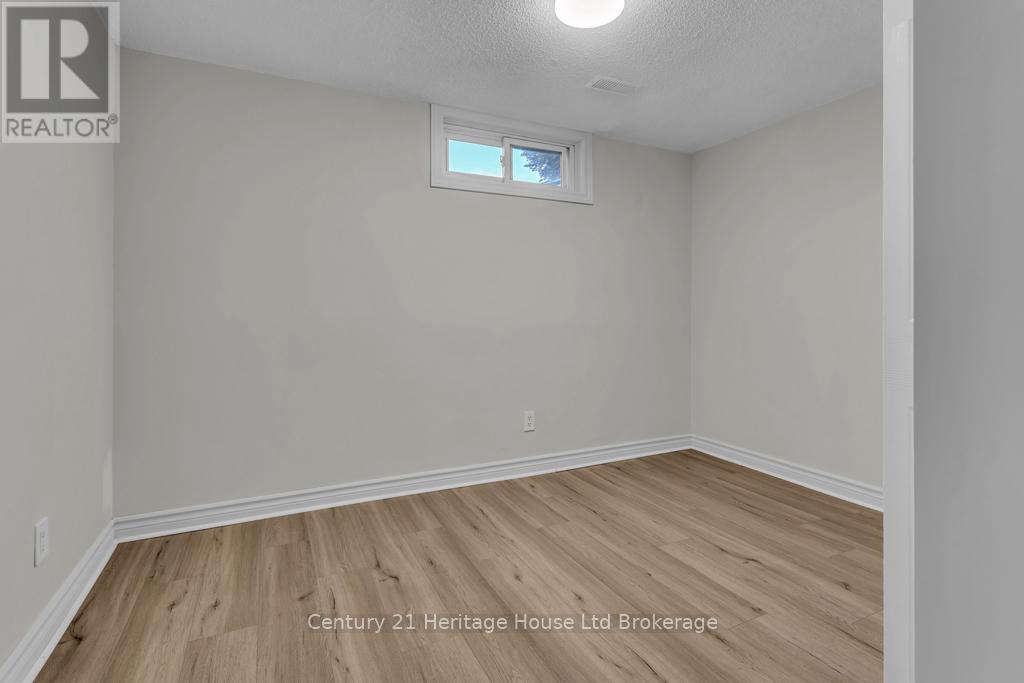 55 DENRICH AVENUE - 24
