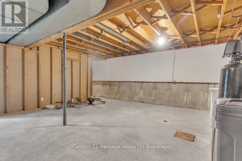 55 DENRICH AVENUE - 26