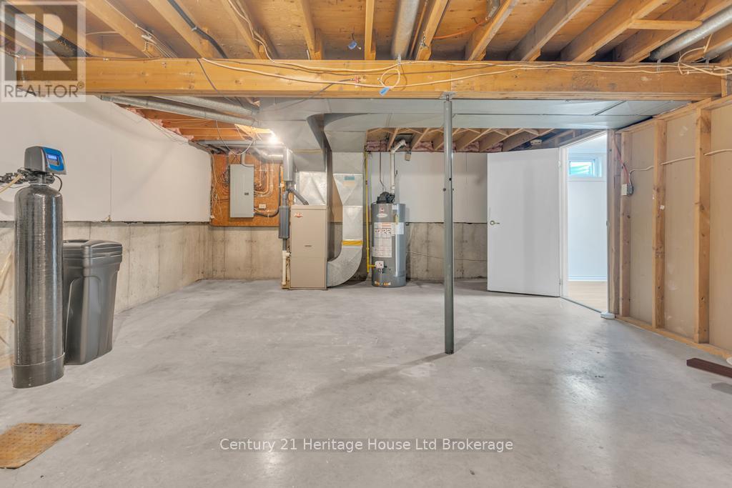 55 DENRICH AVENUE - 27