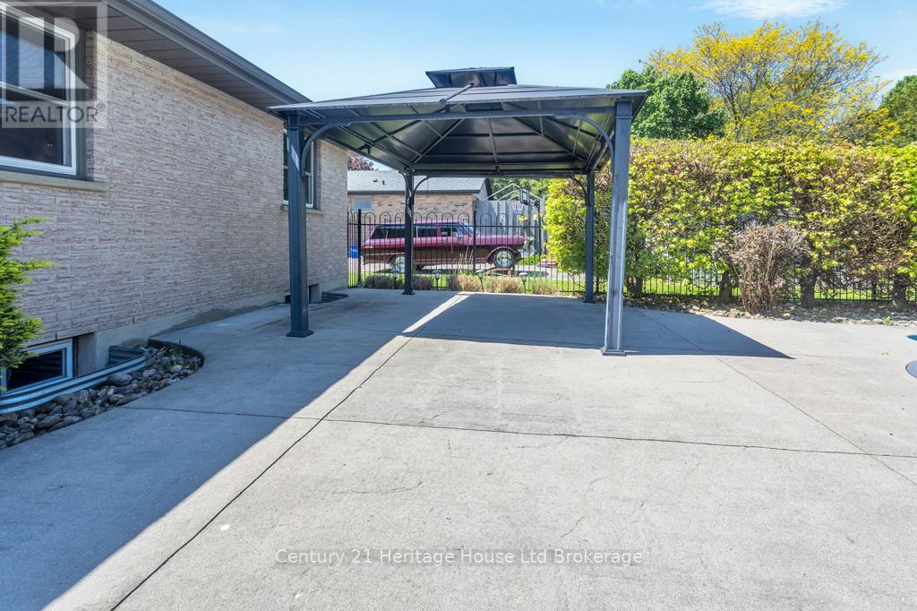 55 DENRICH AVENUE - 29