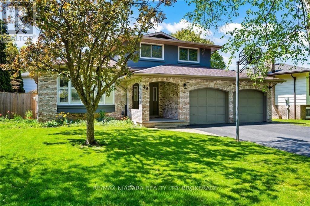49 ROYAL OAK DRIVE - 12