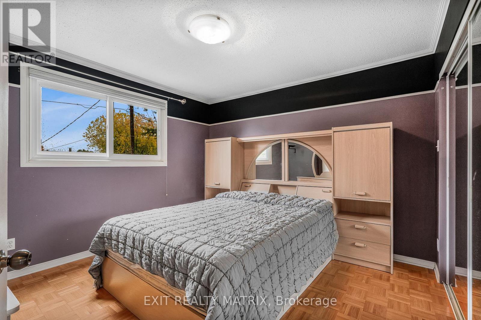 29 LOUISE CRESCENT - 9