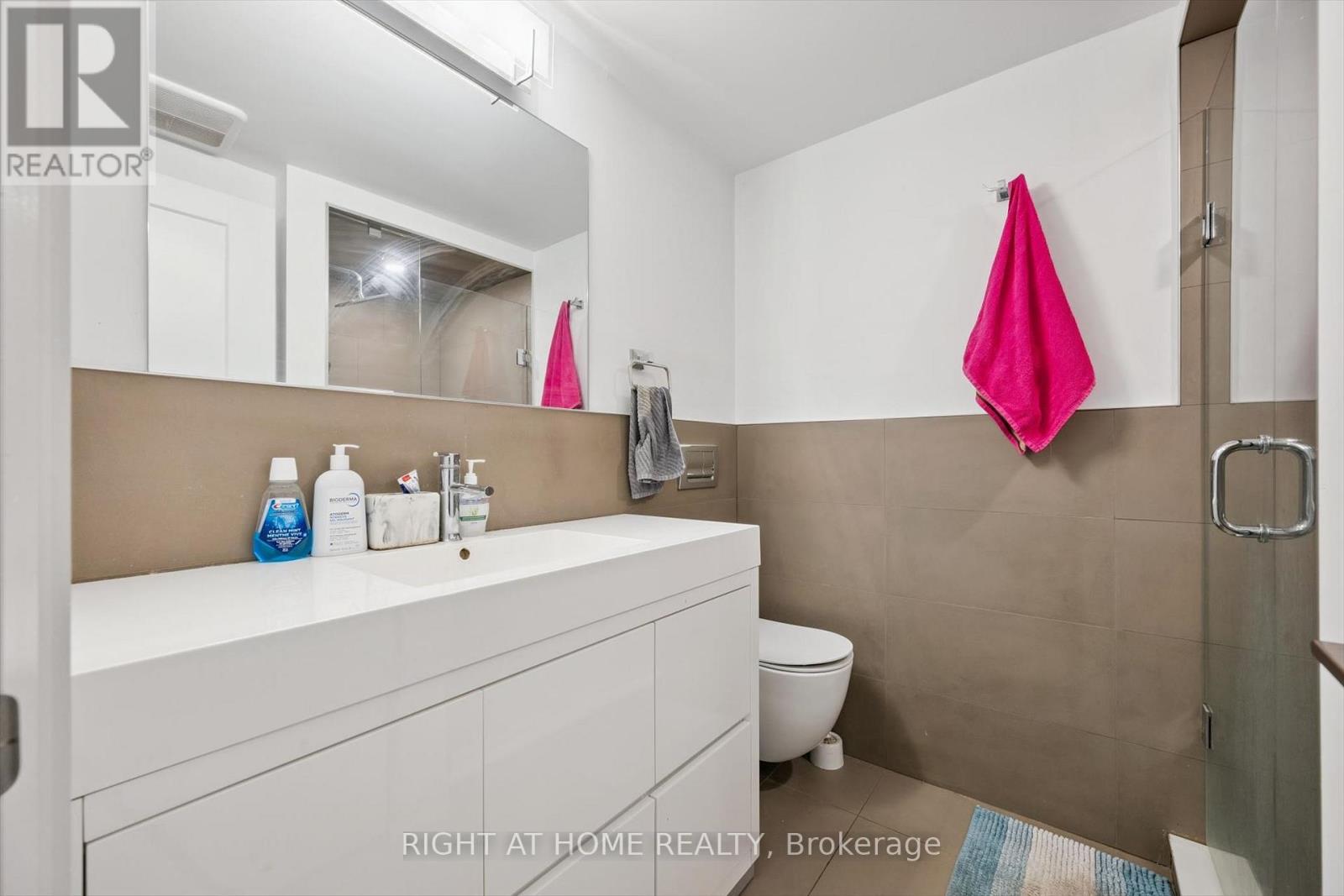 814 COXWELL AVENUE - 19