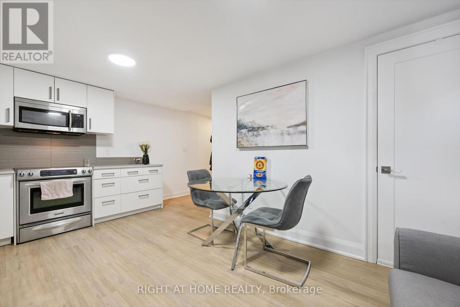 814 COXWELL AVENUE - 21