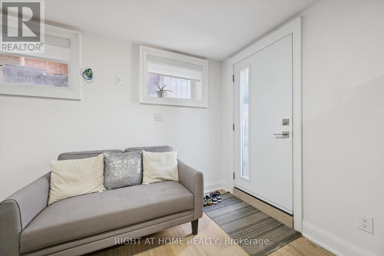814 COXWELL AVENUE - 22