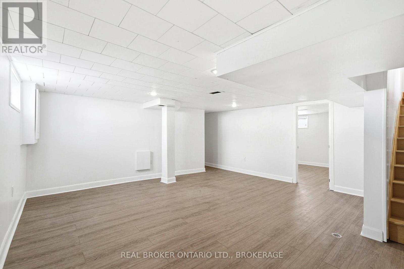 25 DUNBAR AVENUE - 23